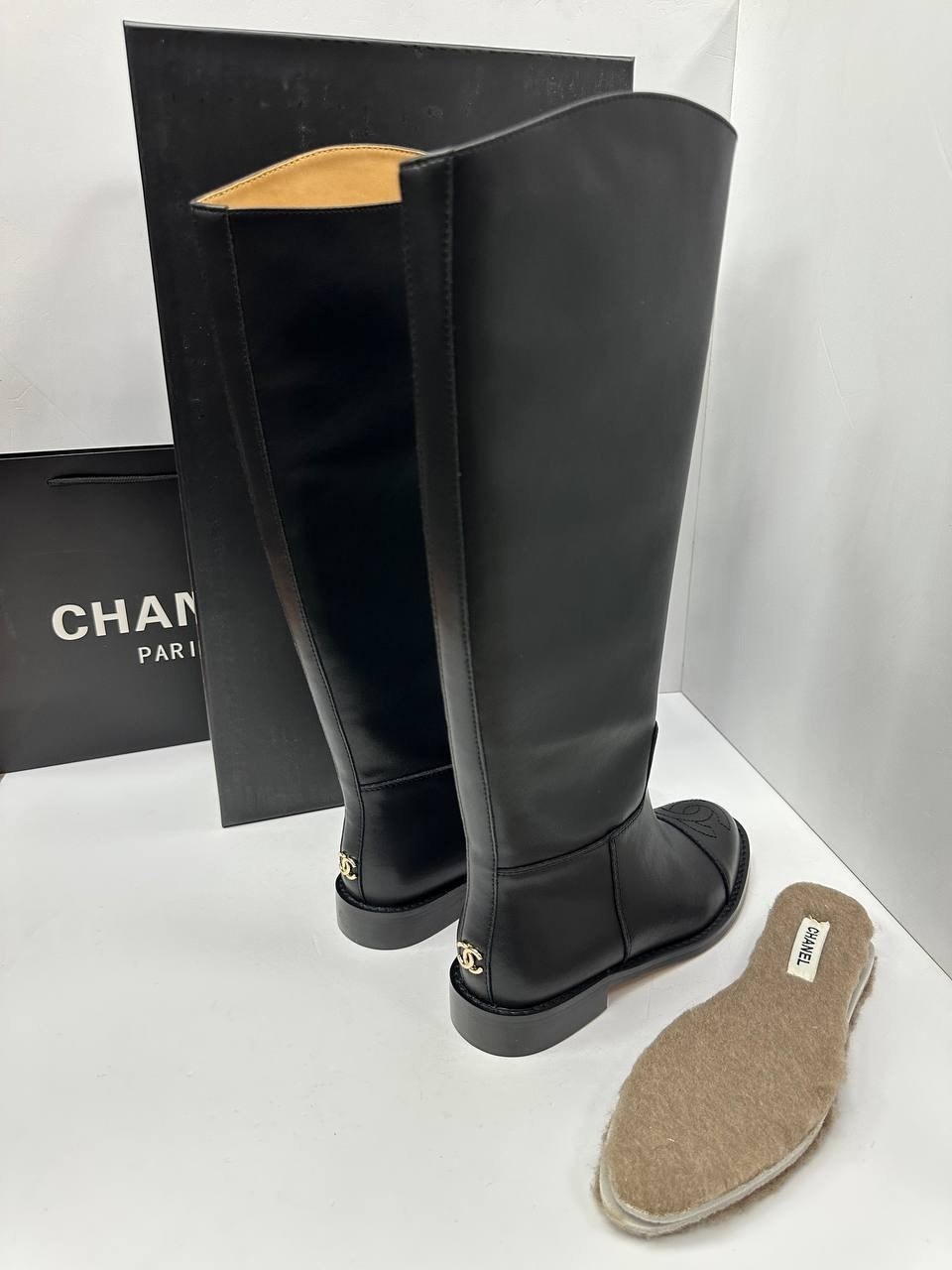 сапоги chanel,сапоги шанель,женские ботильоны chanel мягкие из кожаного спилка,женские сапоги,женские осенние сапоги chanel 2026 черные кожаные высокие