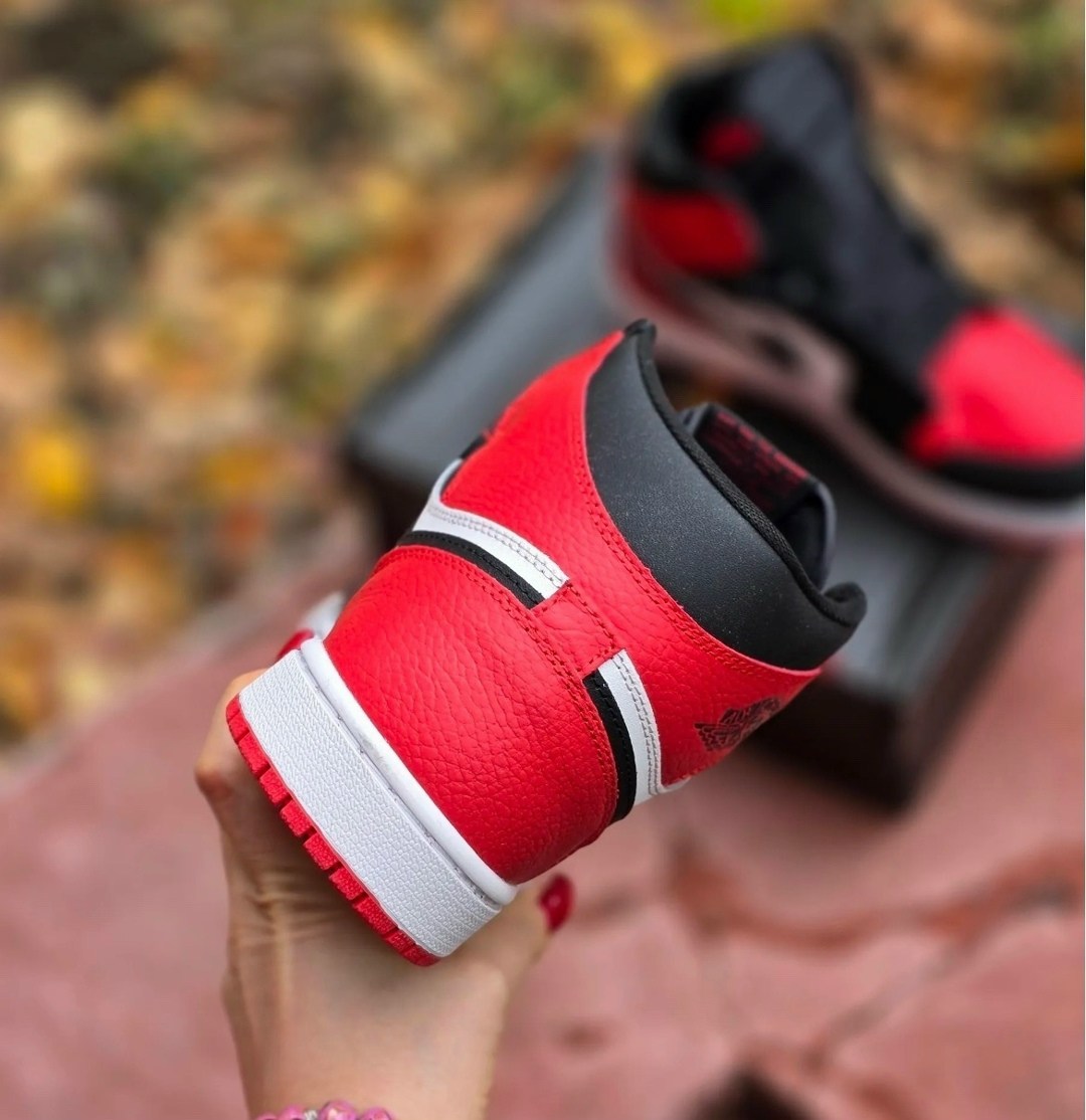 nike air jordan 1 mid,кроссовки мужские nike air jordan 1 retro high,nike air jordan 1,nike air jordan 1 retro,air jordan 1 mid