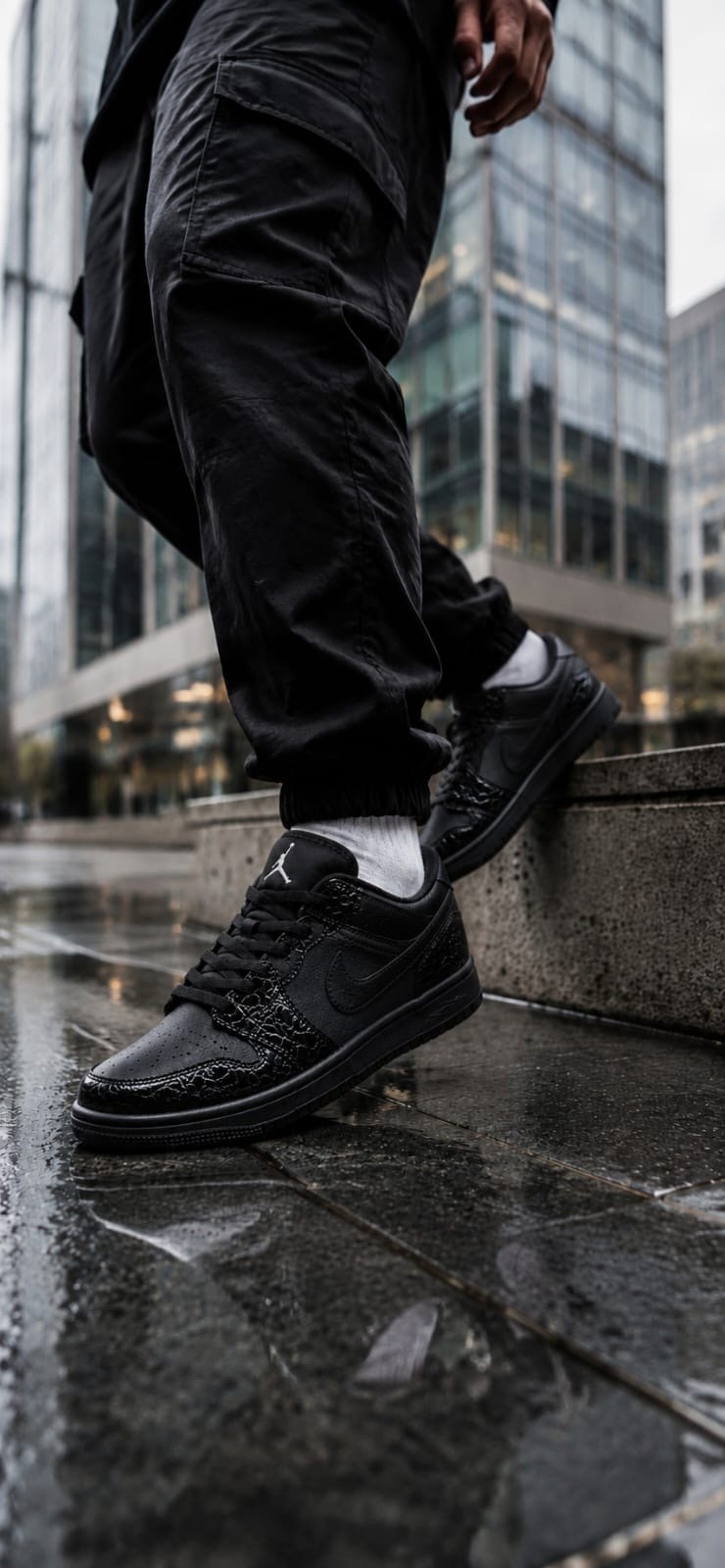 air jordan 1 low triple black,nike air jordan 1 low,nike air jordan 1 low black,jordan 1 low triple black,nike air jordan 1 low triple black