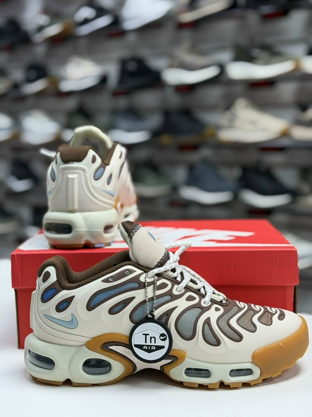 кроссовки nike air max plus,кроссовки nike air max plus tn,кроссовки nike air max plus drift,nike air max plus tn,nike air max plus drift