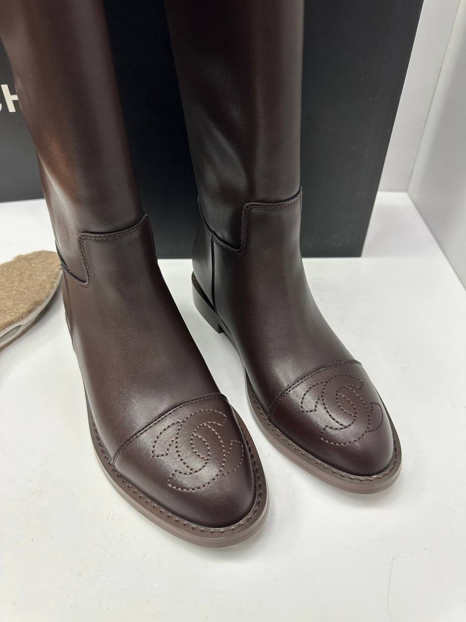 сапоги chanel,сапоги шанель,сапоги шанель цум,сапоги шанель черные,