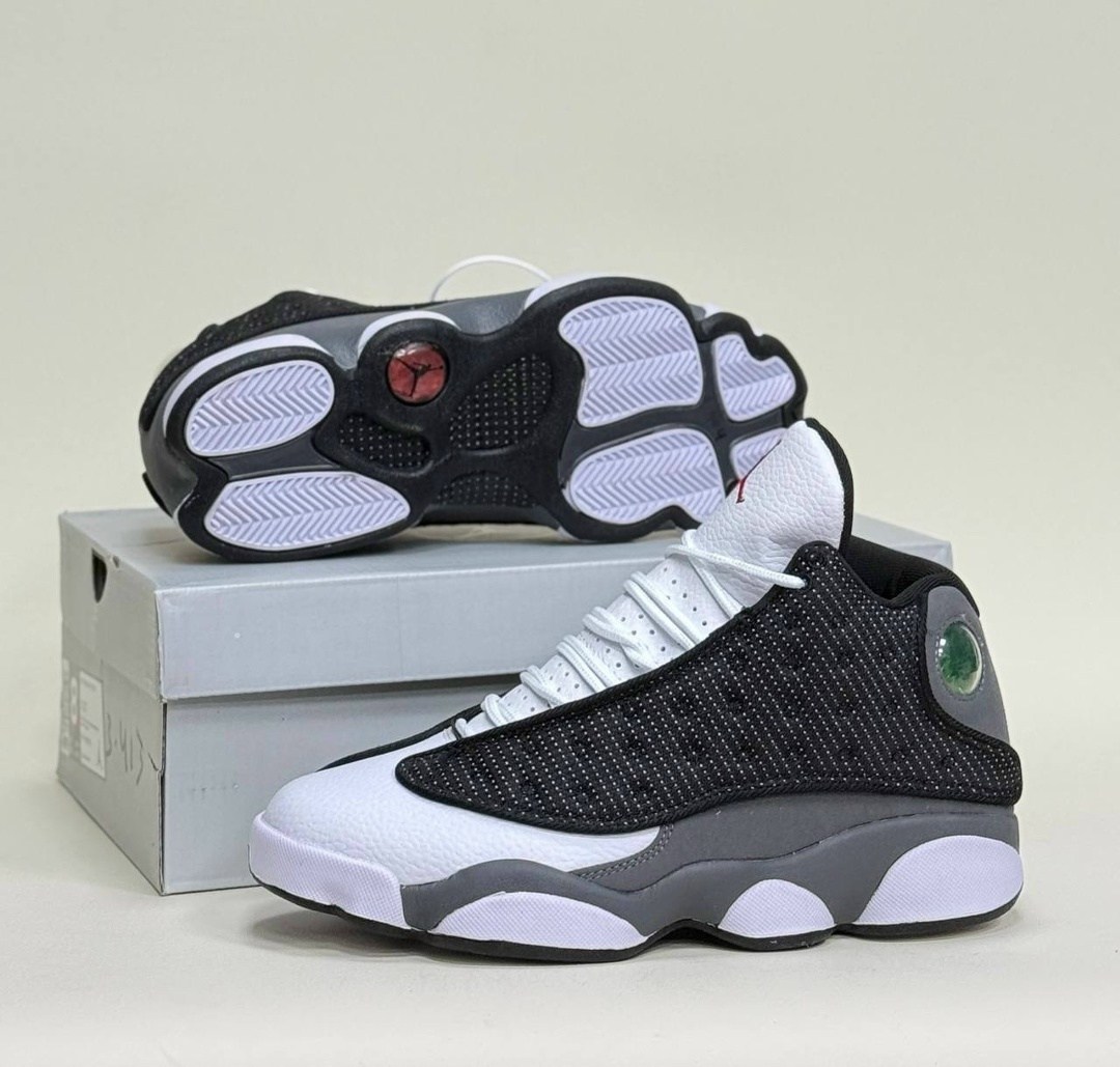 кроссовки nike air jordan 13 retro,кроссовки мужские jordan air jordan 13 vintage баскетбольные черный / белый / серый,мужские кроссовки nike air jordan 13 retro,air jordan 13 black flint,кроссовки ai