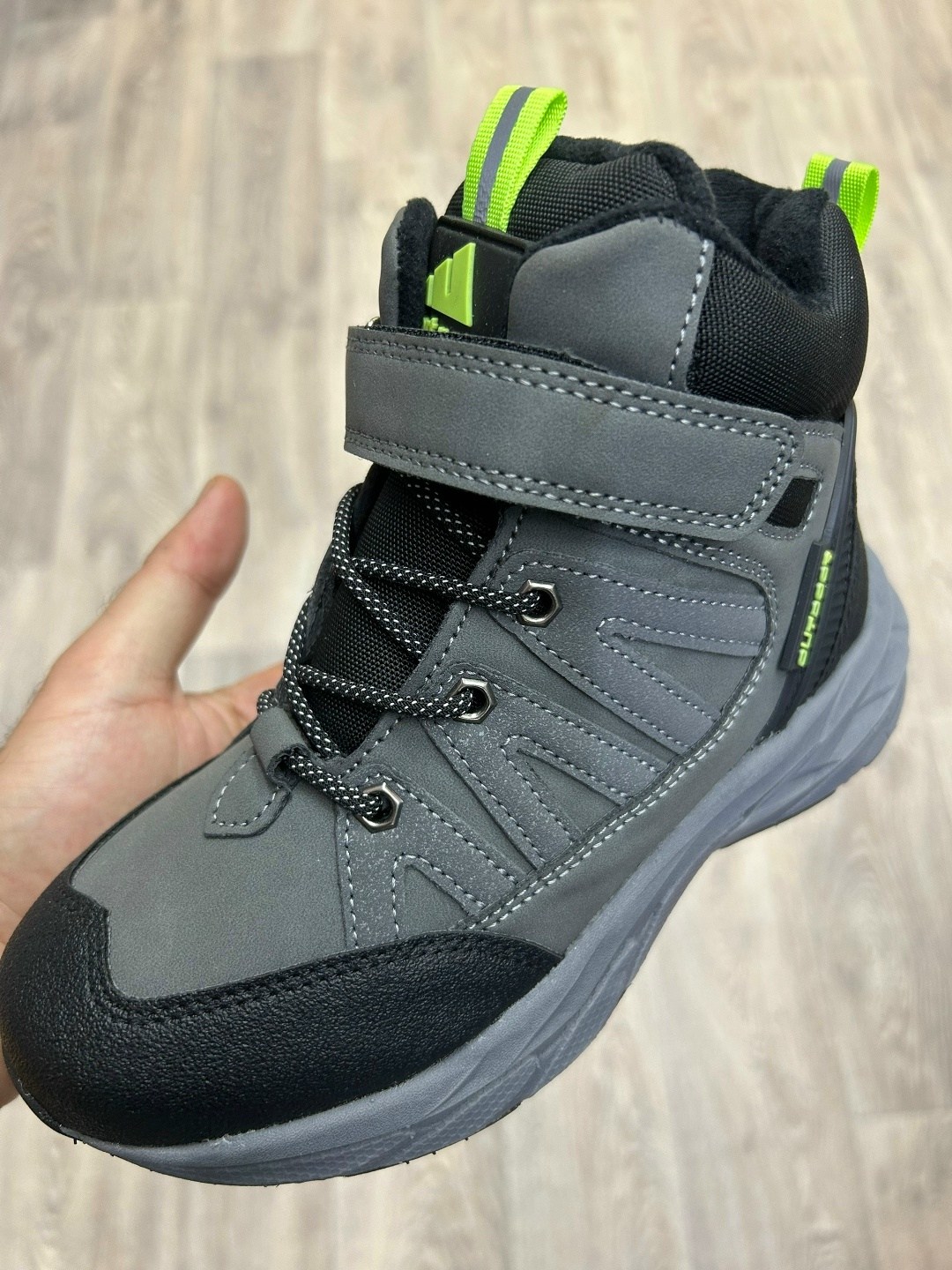 ,зимние кроссовки adidas,adidas зимние ботинки,детские ботинки,кроссовки зимнее