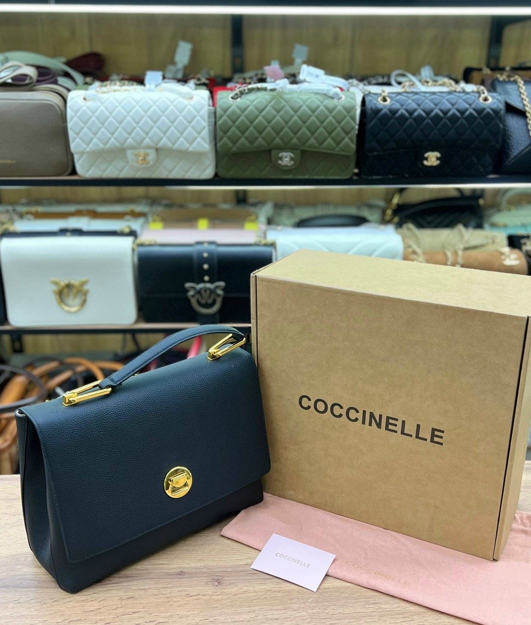 сумка coccinelle,женская сумка,сумка,coccinelle сумка на плечо liya,женская сумочка