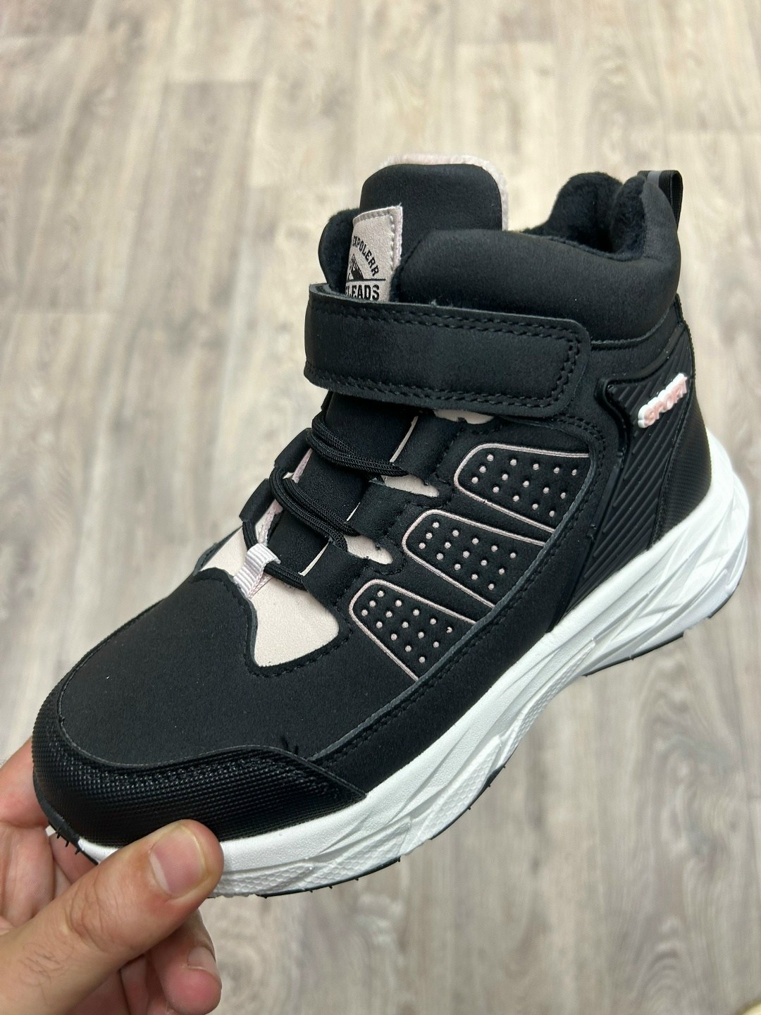 ,зимние кроссовки adidas,adidas зимние ботинки,детские ботинки,кроссовки зимнее