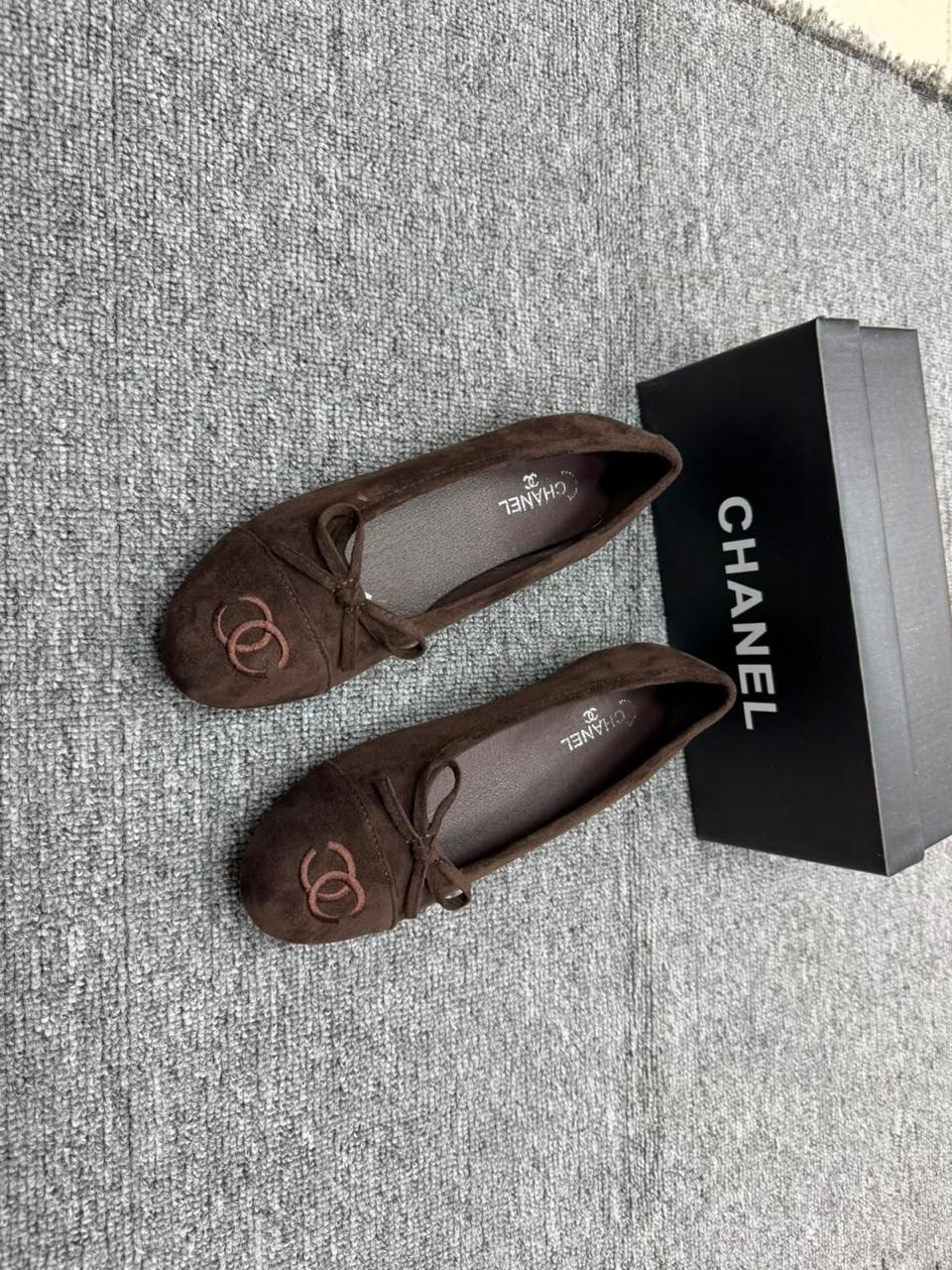 лоферы chanel,лоферы замшевые,,лоферы женские на меху chanel,женские замшевые лоферы chanel коричневые с мехом