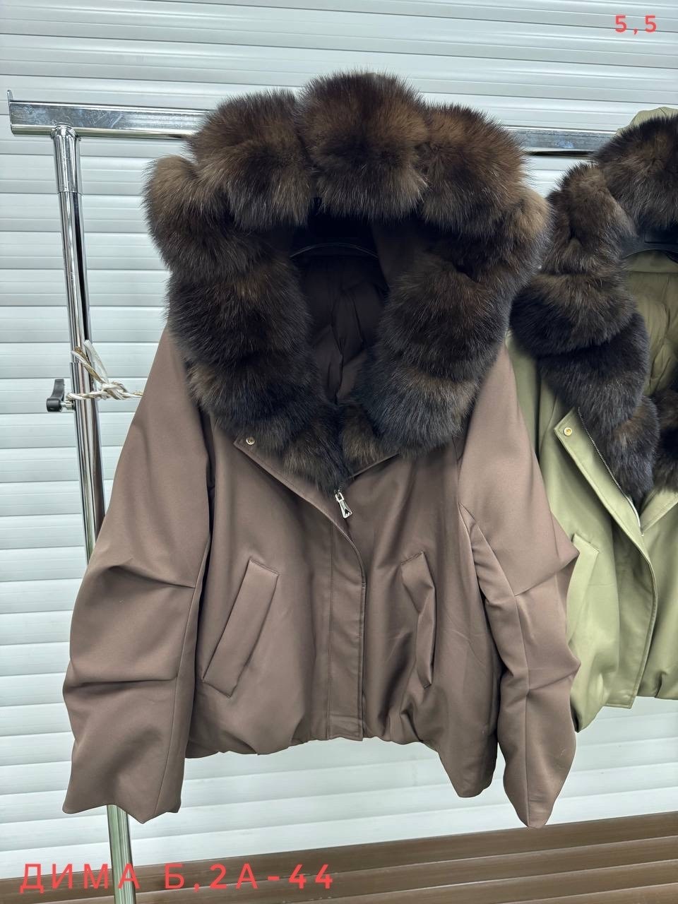 короткий пуховик,пуховик,женский пуховик,пуховики с мехом,куртка пуховик зимняя с натуральным мехом
