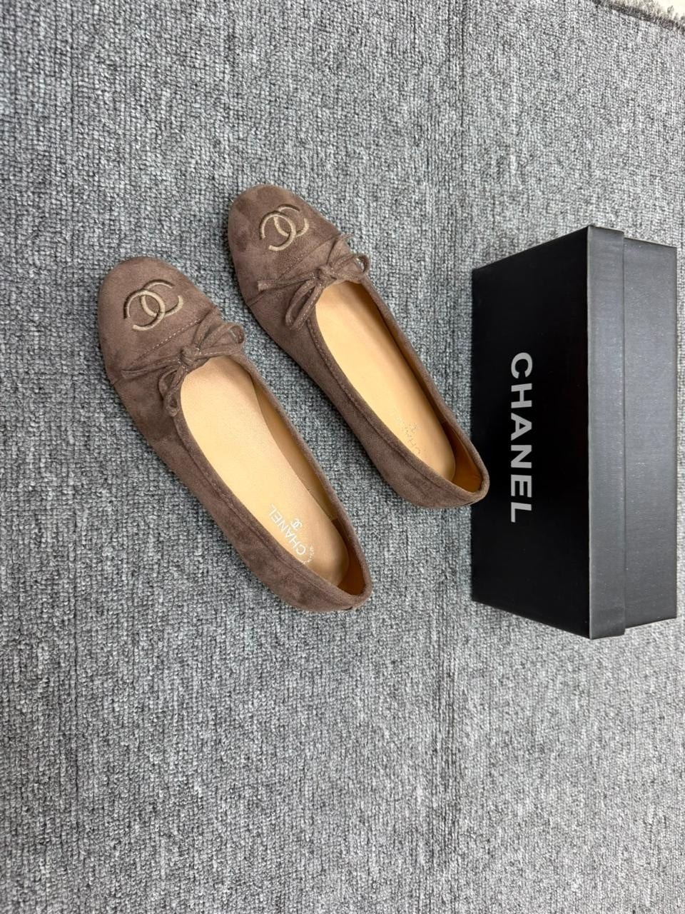 лоферы chanel,лоферы замшевые,,лоферы женские на меху chanel,женские замшевые лоферы chanel коричневые с мехом