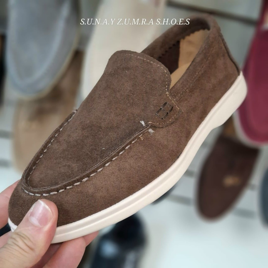 loro piana мужские лоферы,мужские замшевые лоферы,,замшевые лоферы,лоферы мужские замшевые с белой подошвой
