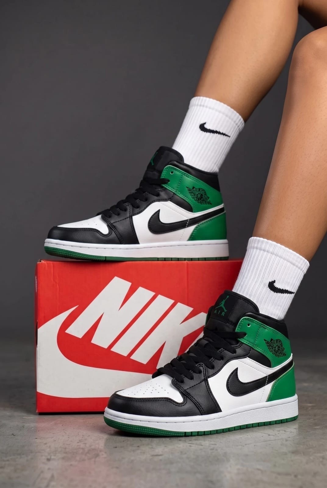 женские кроссовки nike air jordan 1 mid,кроссовки женские nike air jordan 1,кроссовки nike air jordan 1 retro high,женские кроссовки nike,air jordan 1 mid se purple