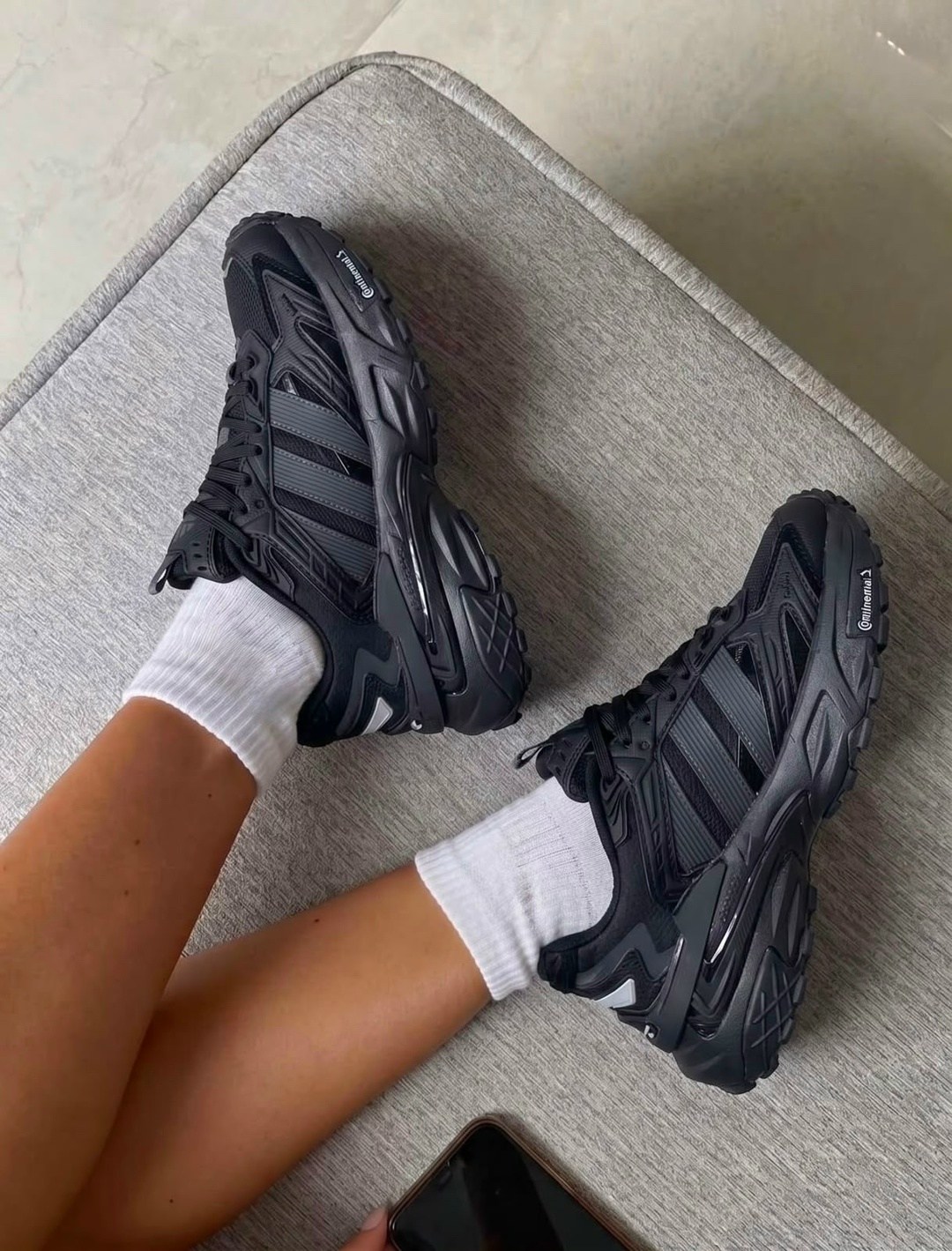 кроссовки adidas,кроссовки,мужские кроссовки adidas,кроссовки adidas черные,массивные кроссовки