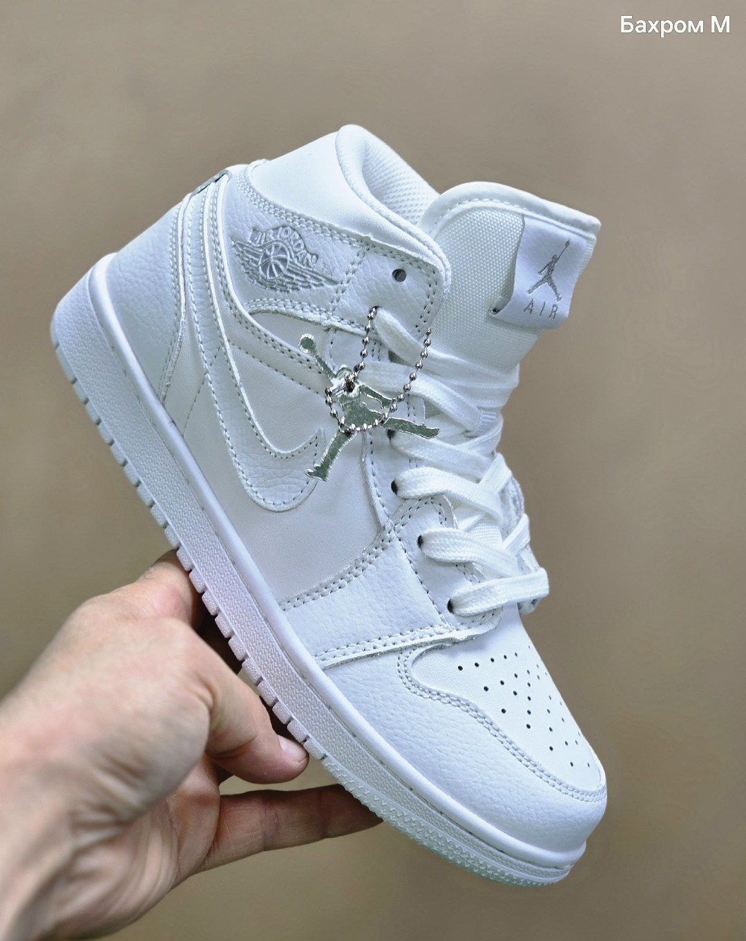air jordan 1 mid triple white,nike air jordan 1 mid white,кроссовки nike air jordan 1 retro high,nike air jordan 1 mid,кроссовки nike air jordan 1 mid