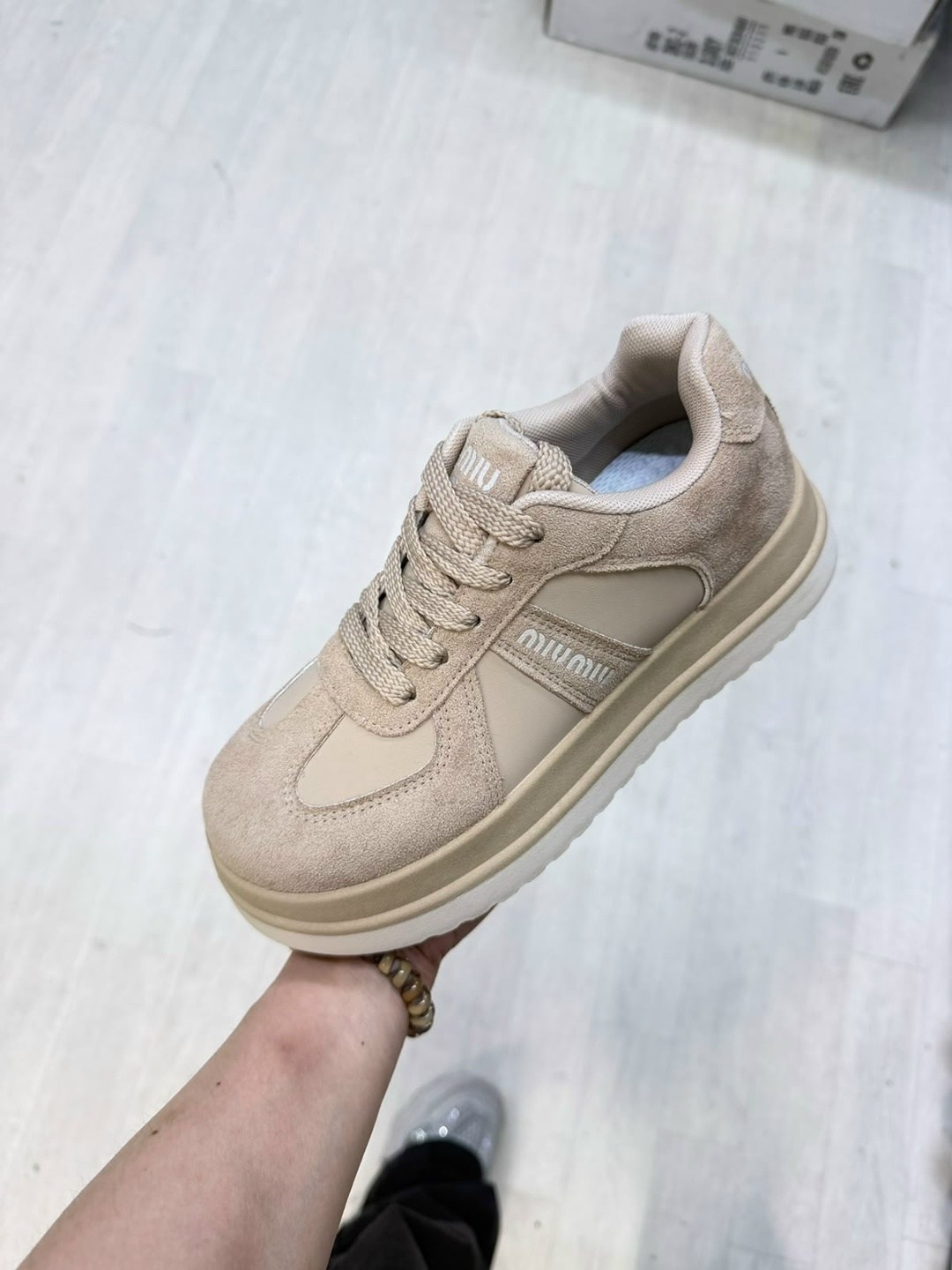,кроссовки женские,обуви,женская ,кроссовки ugg