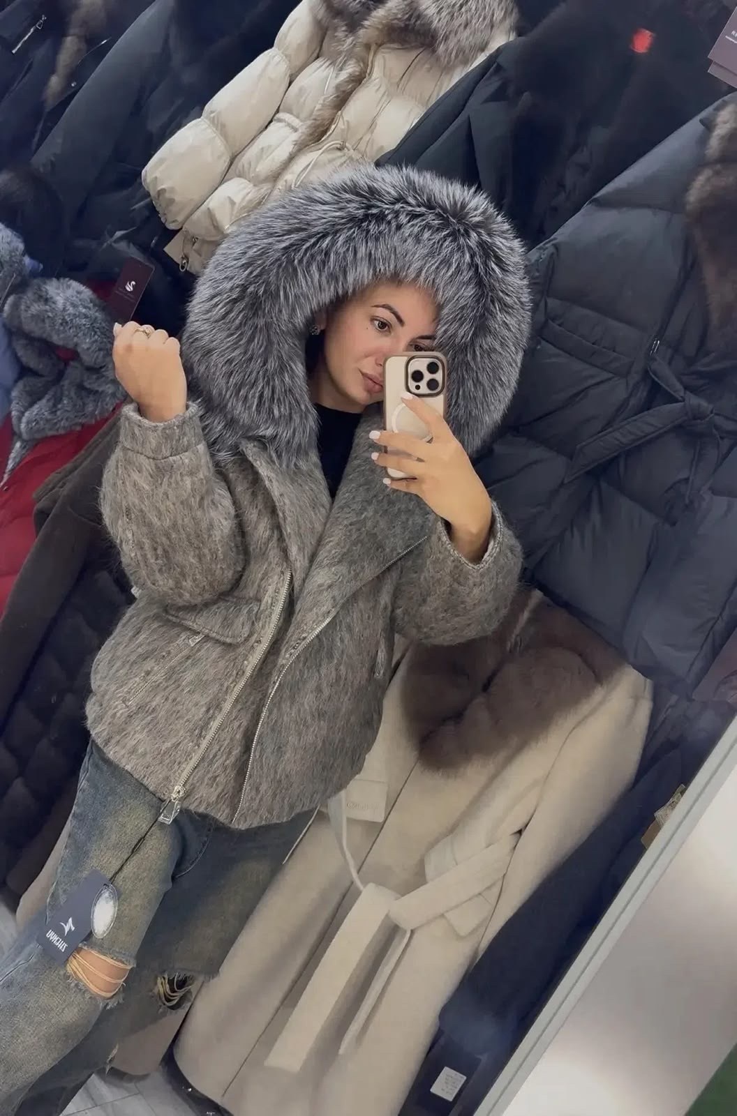 зимнее пальто - пуховик с меховым капюшоном,зимнее пальто с меховым капюшоном,пуховики с мехом,меховая куртка,стильное пальто