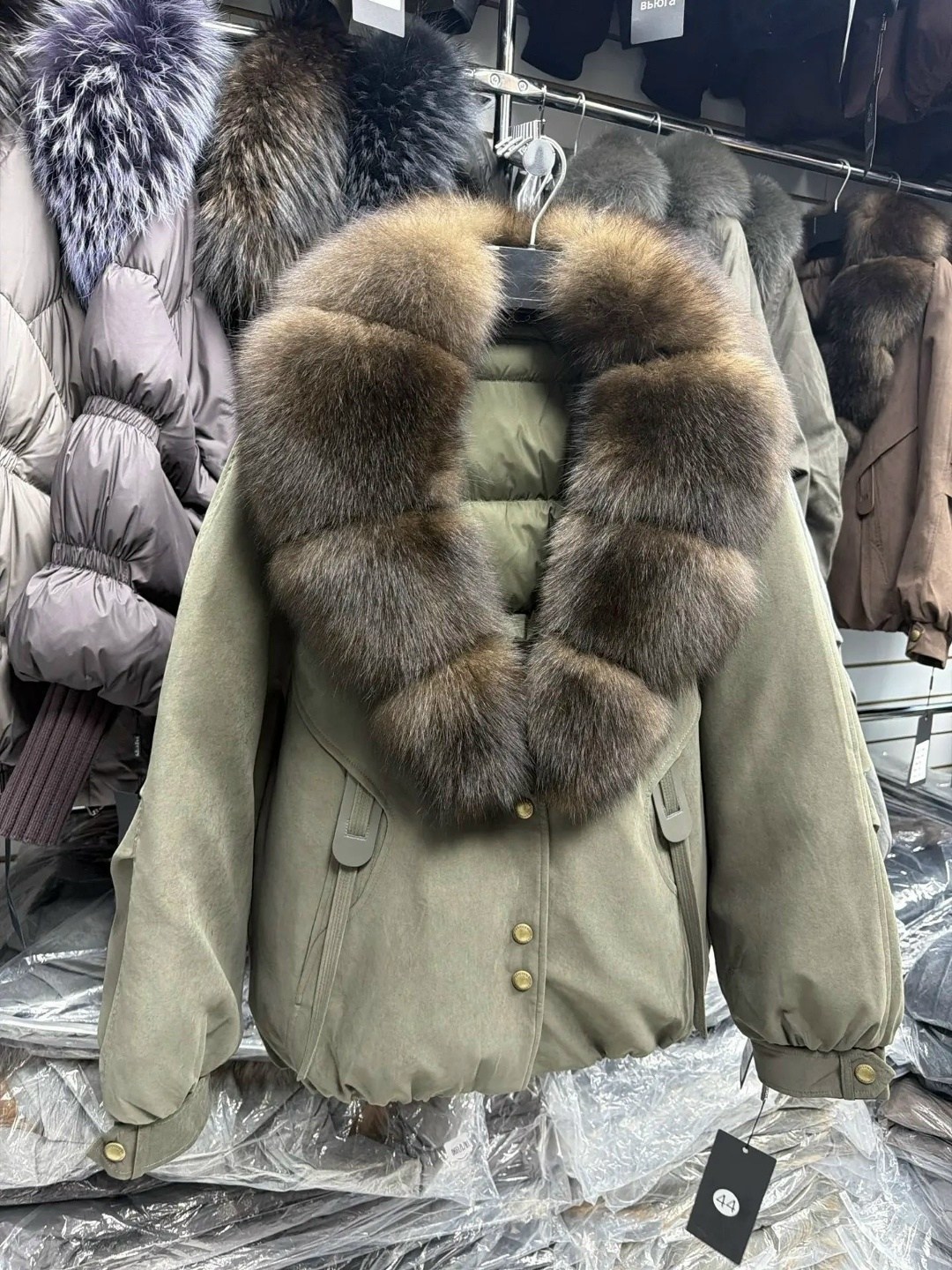 парка с натуральным мехом,парка с мехом,парка женская с натуральным мехом,куртка парка с натуральным мехом,зеленая парка с мехом