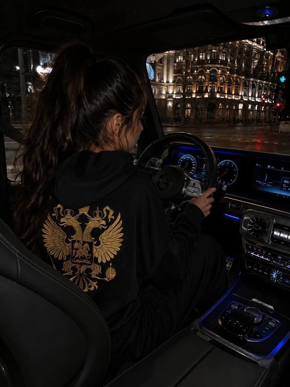 девушка с автомобилем,девушка с машиной,роскошные автомобили,об автомобиле,в машине