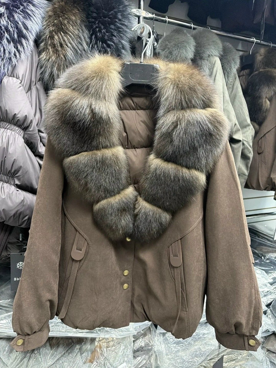 парка с натуральным мехом,парка с мехом,парка женская с натуральным мехом,куртка парка с натуральным мехом,зеленая парка с мехом