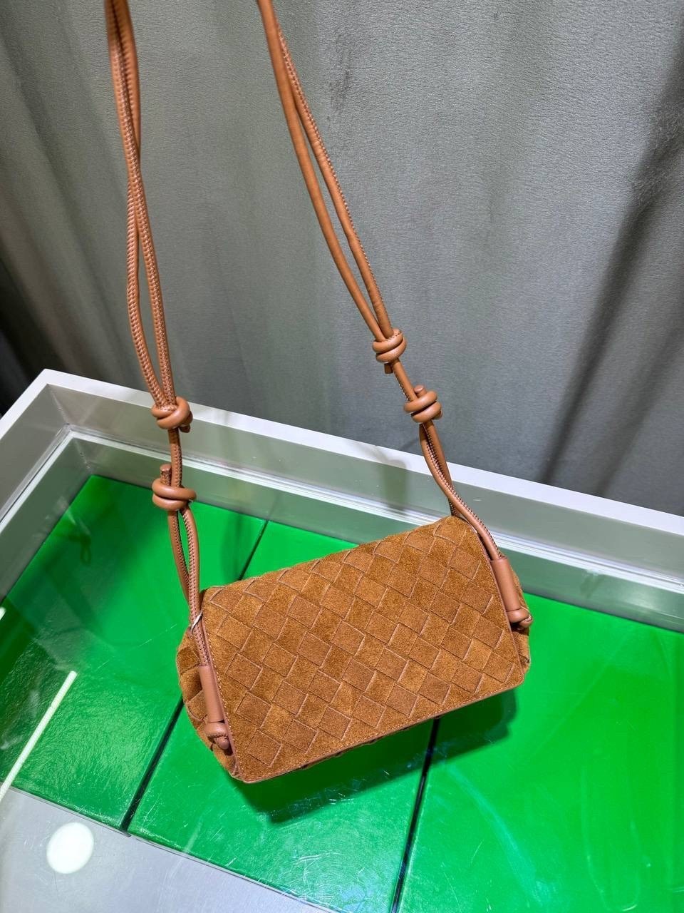 женская сумка bottega veneta,сумка bottega veneta,сумка bottega veneta коричневый,сумки плетеная,модная сумка
