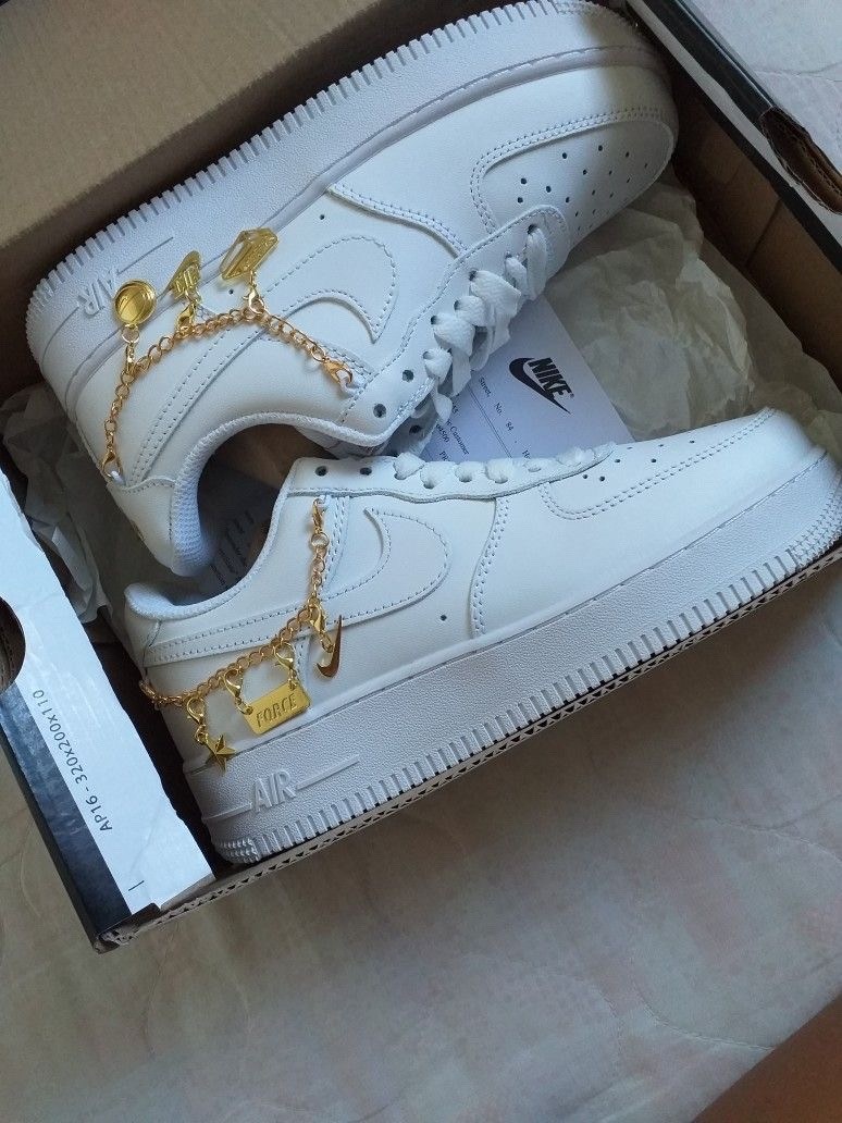 кросcовки nike air force 1,nike air force 1 low,nike air force 1,nike air force 1 07,nike air force 1 07 lx lucky charms