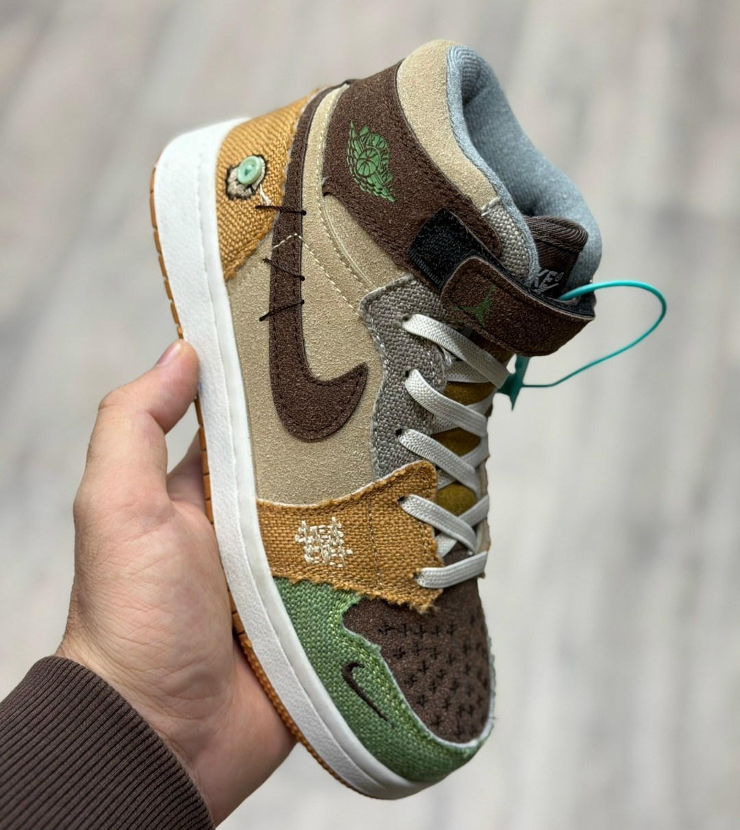 кроссовки nike air jordan 1,кроссовки nike air jordan 1 mid white black red spruce,кроссовки nike air jordan,зимние кроссовки nike air jordan 1 x travis scott,кроссовки