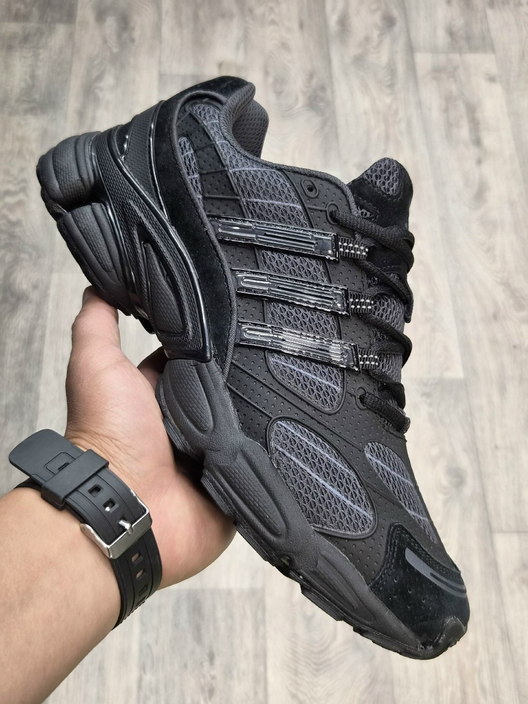 кроссовки adidas,кроссовки мужские adidas ozweeqo pro черный,мужские кроссовки adidas,кроссовки adidas temper run 2. 0 jh5502 черный,кроссовки мужские adidas response cl черные