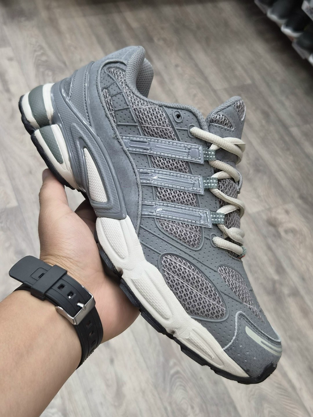кроссовки adidas,кроссовки мужские adidas ozweeqo pro черный,мужские кроссовки adidas,кроссовки adidas temper run 2. 0 jh5502 черный,кроссовки мужские adidas response cl черные