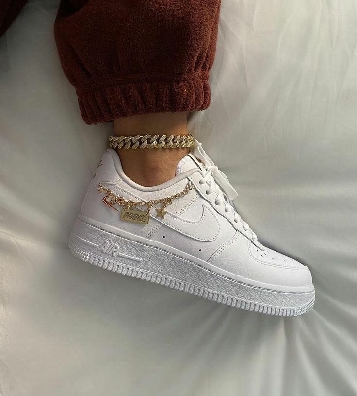 кросcовки nike air force 1,nike air force 1 low,nike air force 1,nike air force 1 07,nike air force 1 07 lx lucky charms