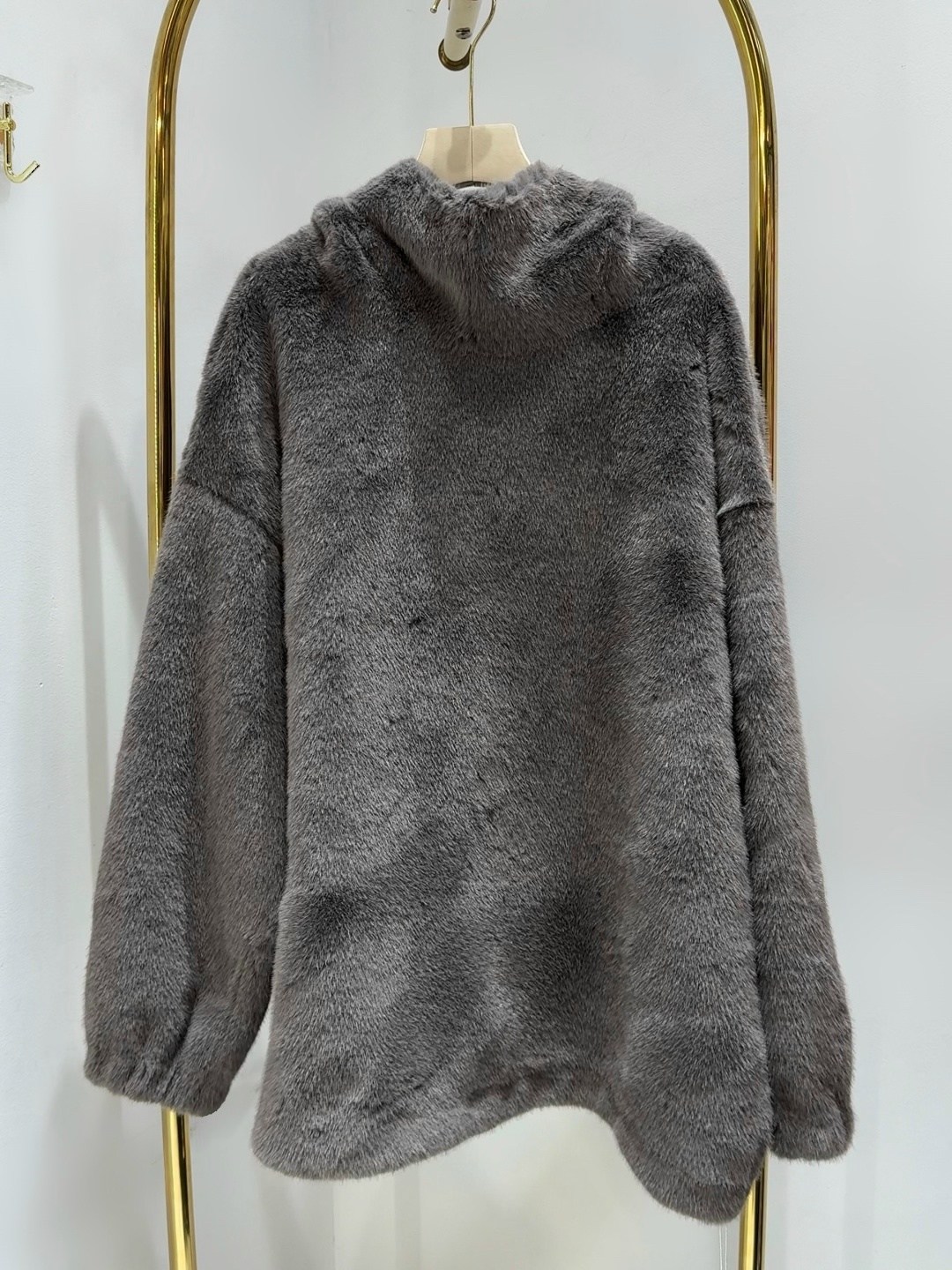 меховая куртка,модный свитер,стиль одежды,теплый свитер,женские джемпера