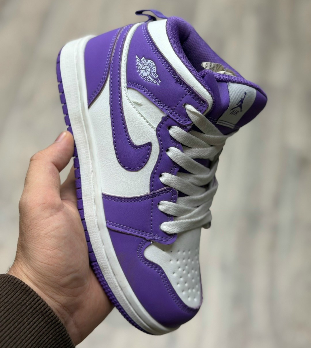 кроссовки nike air jordan 1,кроссовки nike air jordan 1 mid white black red spruce,кроссовки nike air jordan,зимние кроссовки nike air jordan 1 x travis scott,кроссовки