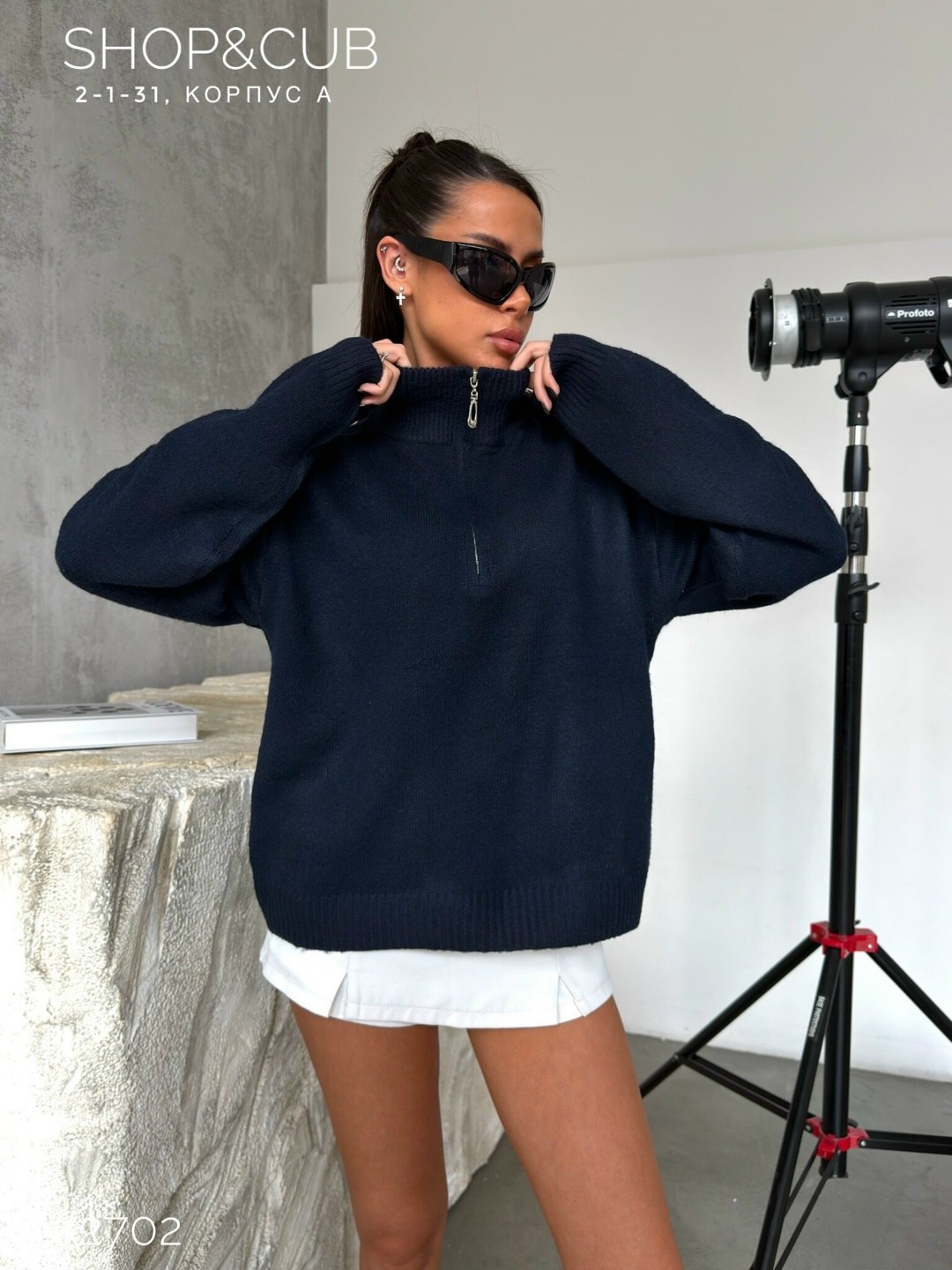 свитер укороченный оверсайз с горлом на молнии lyly fashion,свитер оверсайз укороченный с горлом на молнии,свитер синий оверсайз,свитер оверсайз с горлом на молнии top wear цвет синий,свитер с замком