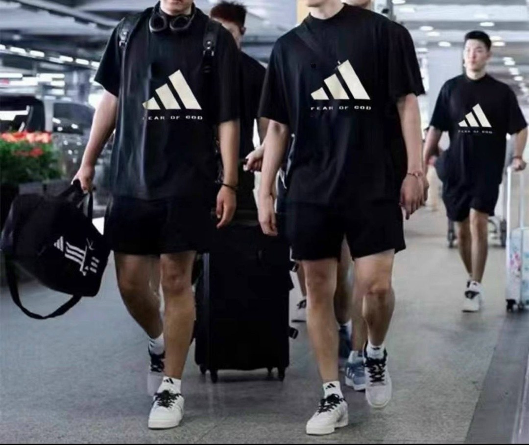 мужские майки adidas,adidas черный,мужская футболка adidas,спортивные костюм,мужской футболки
