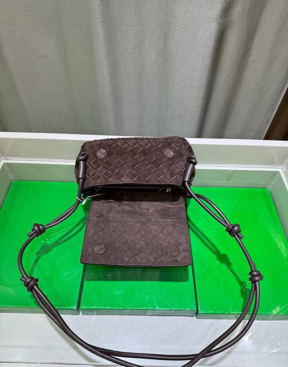 женская сумка bottega veneta,сумка bottega veneta,сумка bottega veneta коричневый,сумки плетеная,модная сумка