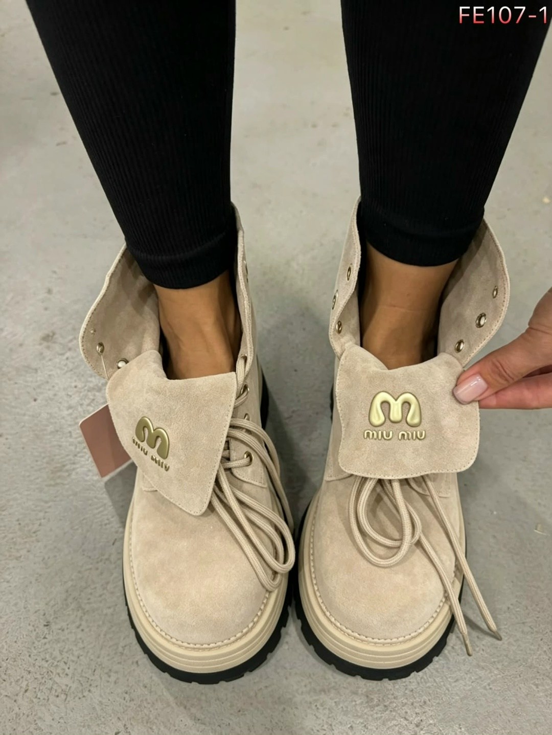ботинки miu miu,ботинки miu miu зимние,ботинки женские miu miu,ботинки miu miu с отворотами,ботинки замшевые miu miu
