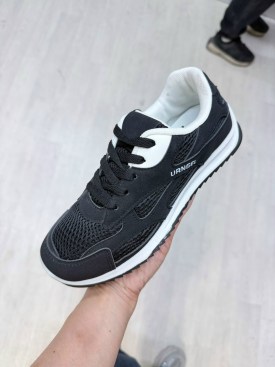 Кроссовки