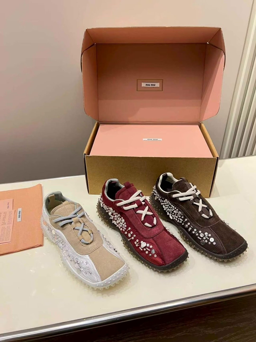 ,женские кроссовки miu miu,кроссовки женскиe,кроссовки miu miu,модные кроссовки