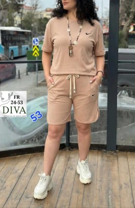 Костюм