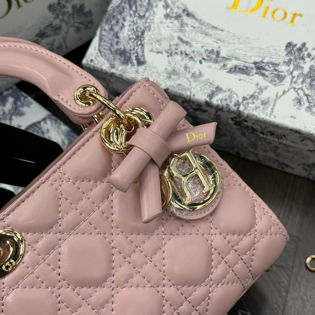 dior сумка,сумка диор,мини сумки кристиан диор,dior сумка женская,сумочка от dior