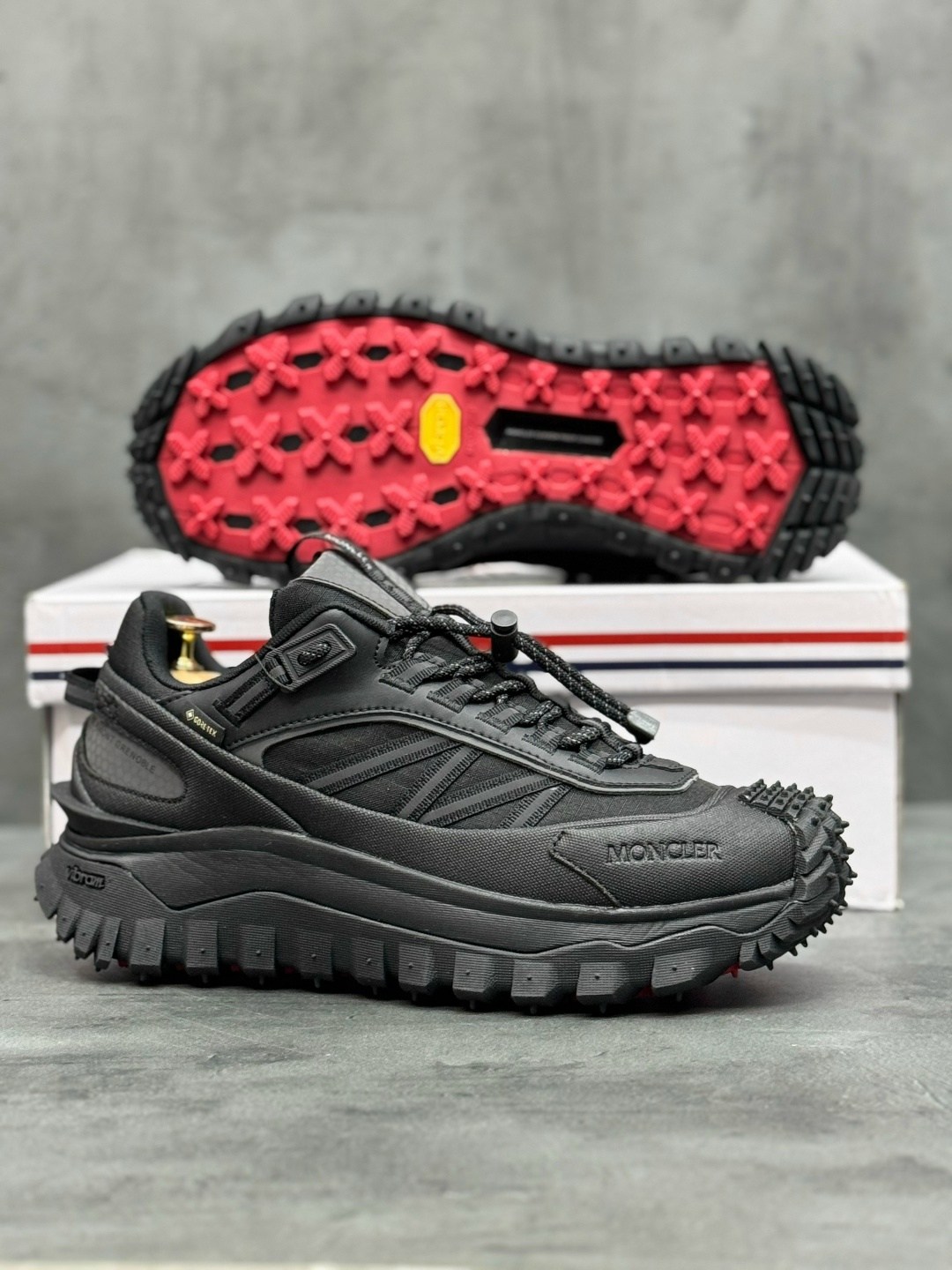 низкие кроссовки moncler trailgrip gtx черный,кроссовки trailgrip gtx moncler черный,кроссовки moncler trailgrip gtx,кроссовки moncler,кроссовки trailgrip gtx moncler grenoble черный