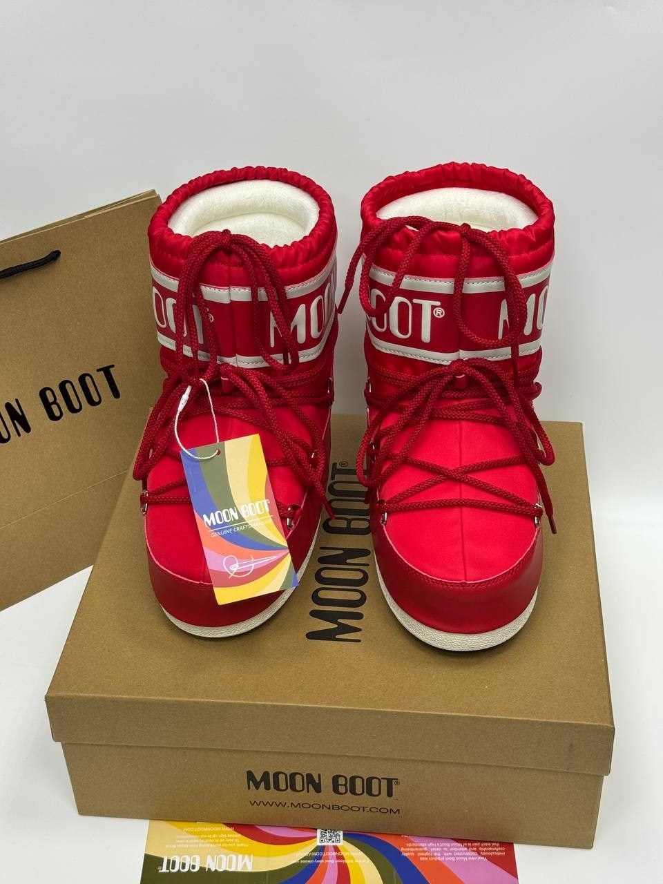 нейлоновые зимние ботинки moon boot красный,детские зимние ботинки nylon red moon boot красный,снежные сапоги из нейлона moon boot красный,moon boot-детские зимние ботинки nylon rosso красный,зимние б