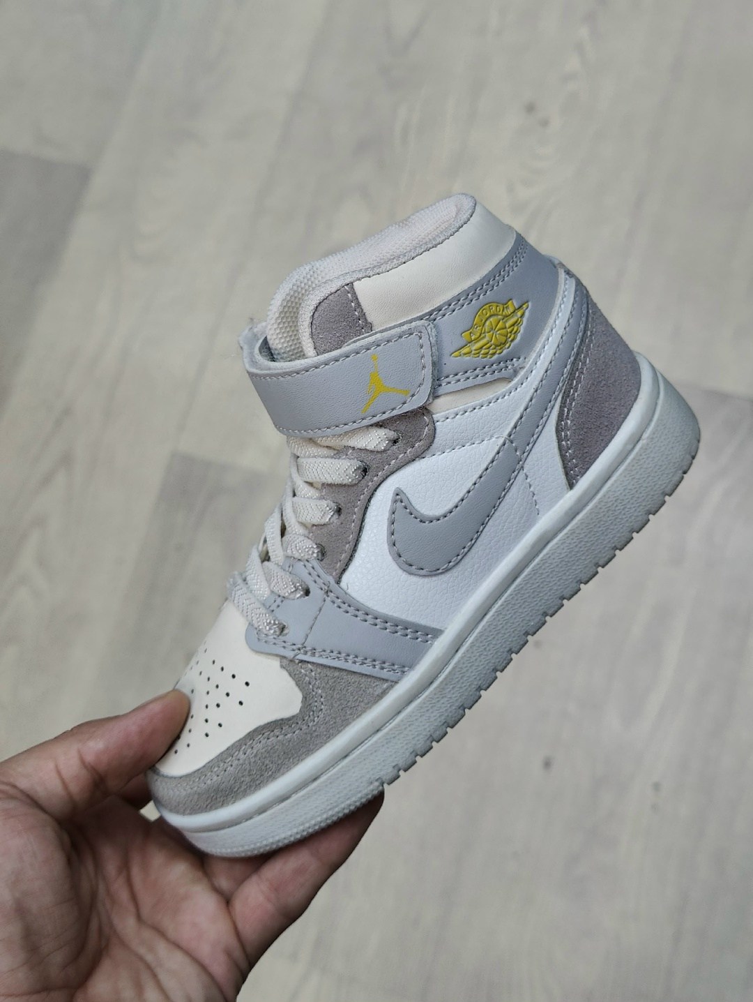 кроссовки,кроссовки мальчику,nike air jordan 1 mid se,детские кроссовки,детские кроссовки джордан