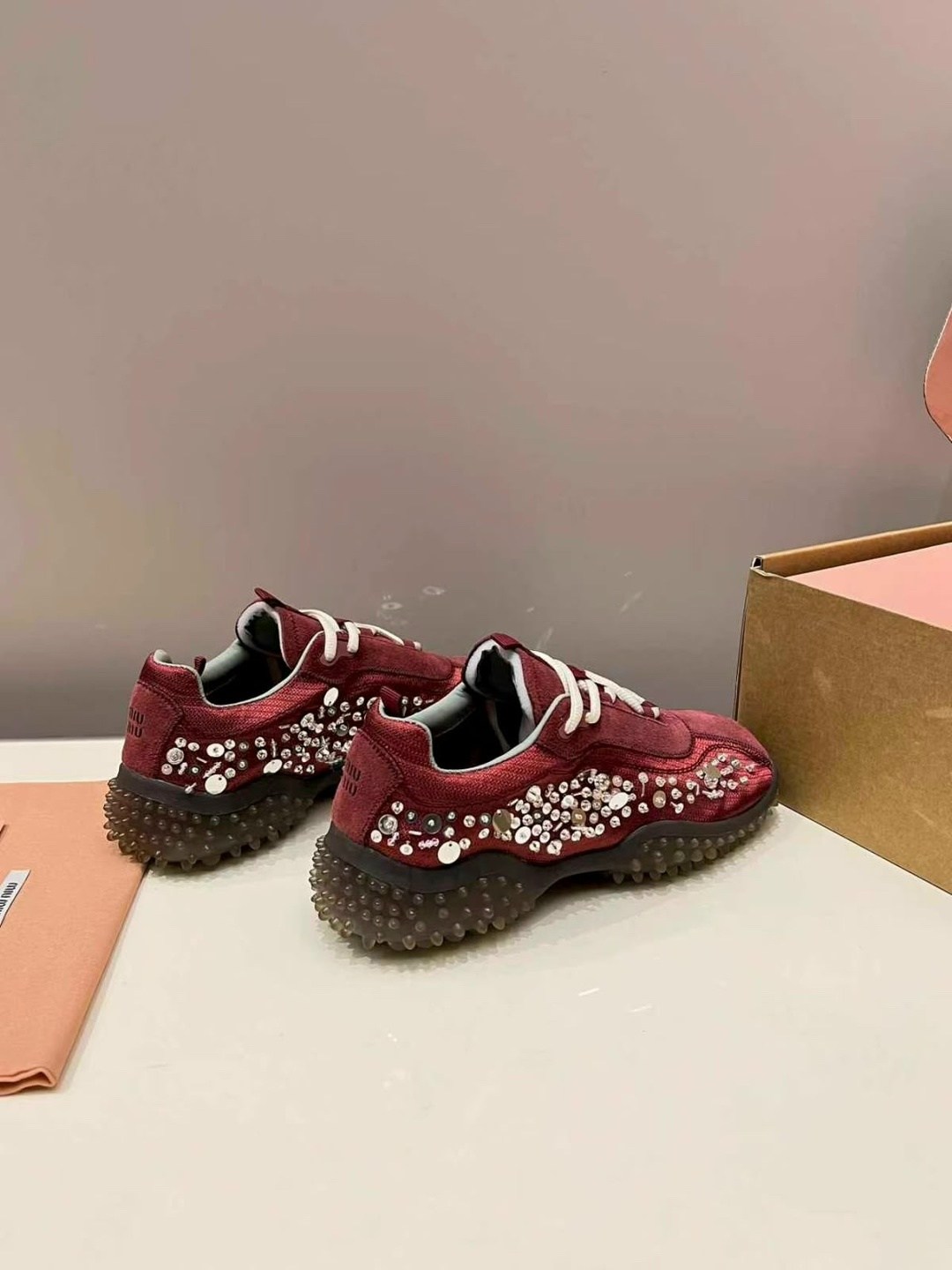 ,женские кроссовки miu miu,кроссовки женскиe,кроссовки miu miu,модные кроссовки