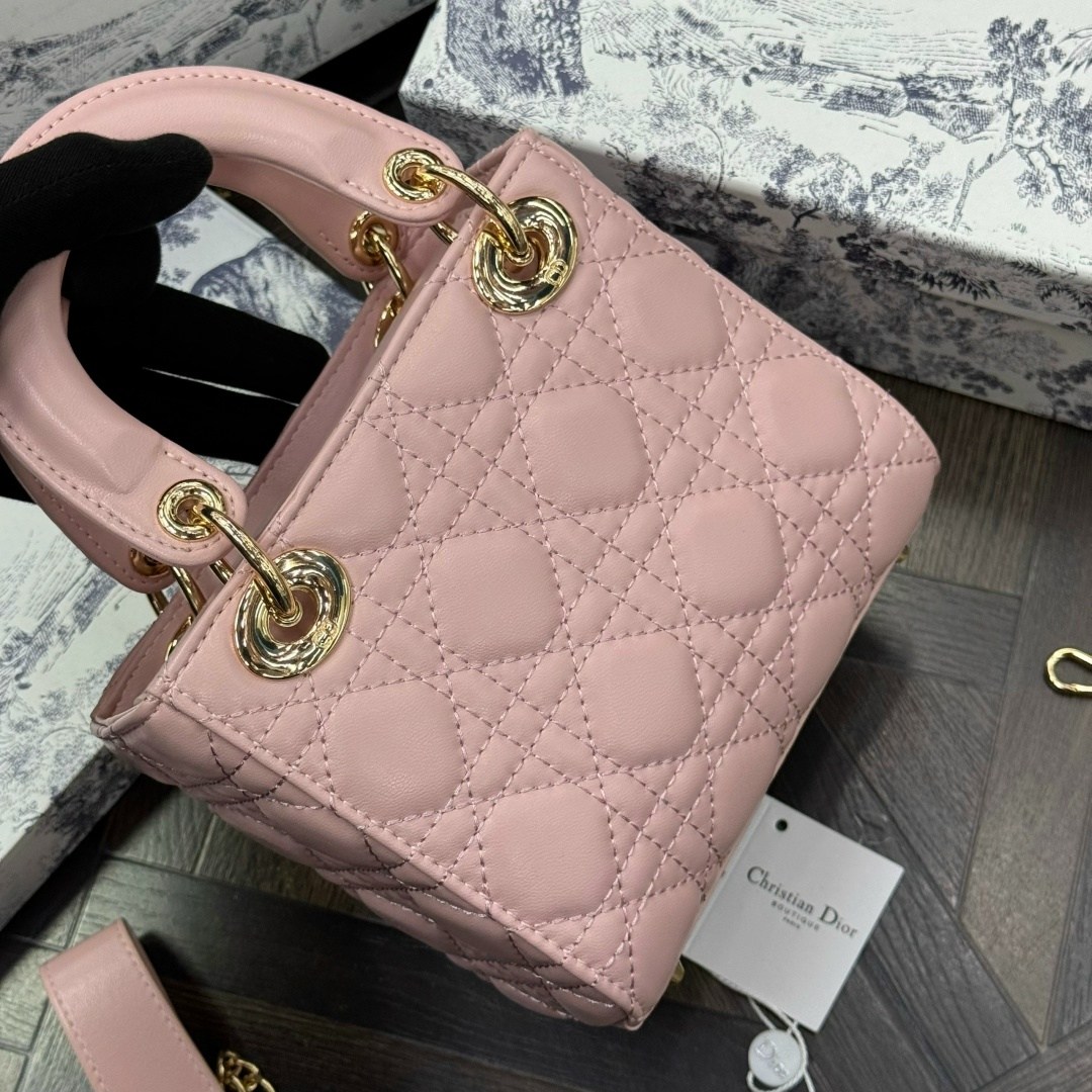 dior сумка,сумка диор,мини сумки кристиан диор,dior сумка женская,сумочка от dior