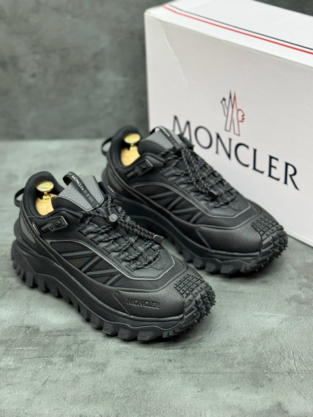 низкие кроссовки moncler trailgrip gtx черный,кроссовки trailgrip gtx moncler черный,кроссовки moncler trailgrip gtx,кроссовки moncler,кроссовки trailgrip gtx moncler grenoble черный