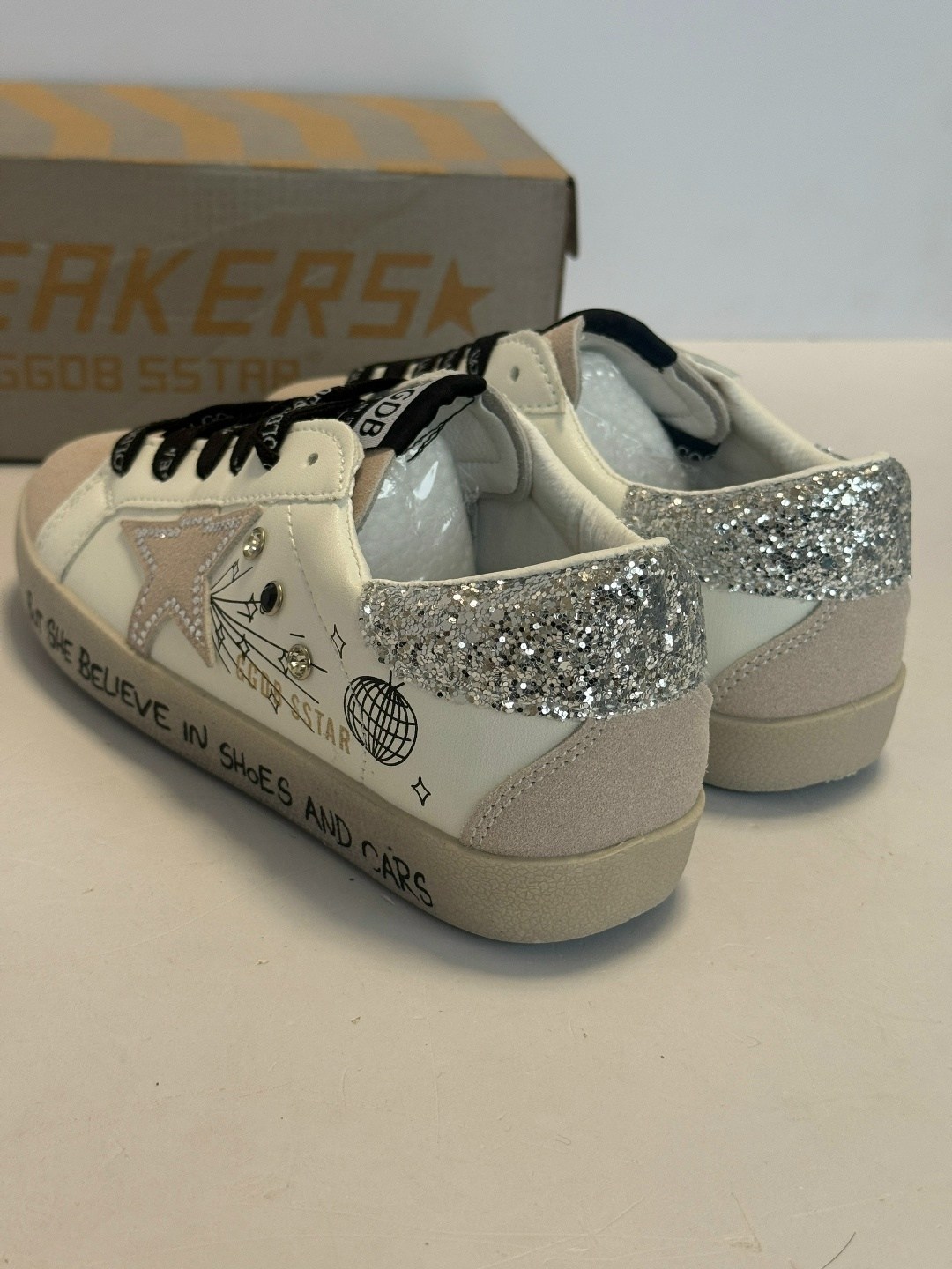 кроссовки женские golden goose super-star белый / серебряный,golden goose кеды super-star с блестками белый,,кроссовки golden goose super star panelled leather белый бежевый,кроссовки golden goos