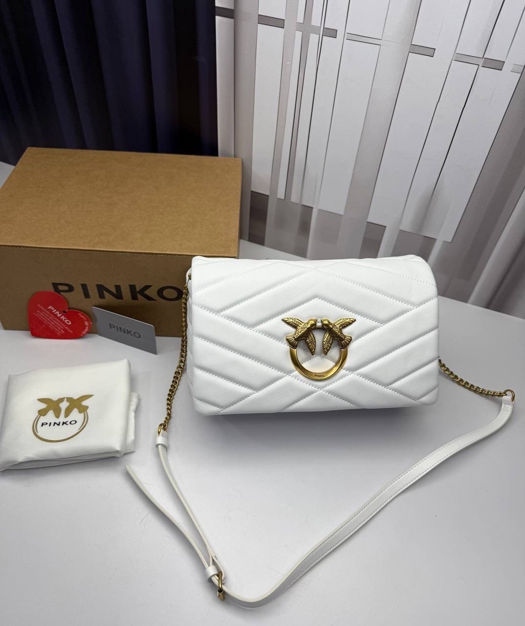 сумка pinko,женская сумка pinko,pinko сумка на плечо,сумка женская pinko белая,сумка pinko белая