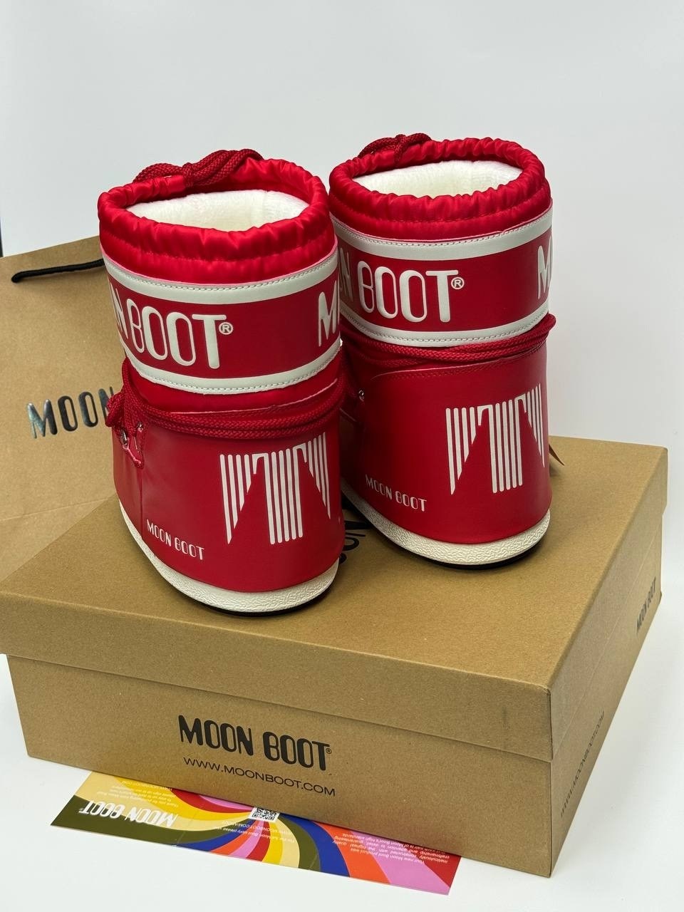 нейлоновые зимние ботинки moon boot красный,детские зимние ботинки nylon red moon boot красный,снежные сапоги из нейлона moon boot красный,moon boot-детские зимние ботинки nylon rosso красный,зимние б