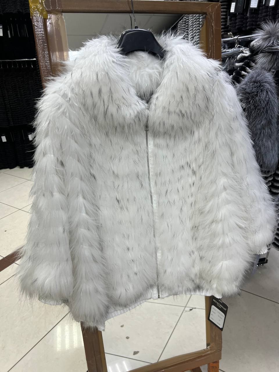шуба из меха,шубы из натурального меха,женская шуба,меховая куртка,шубка