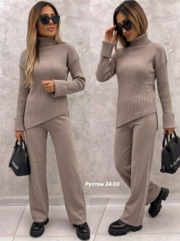 Костюм