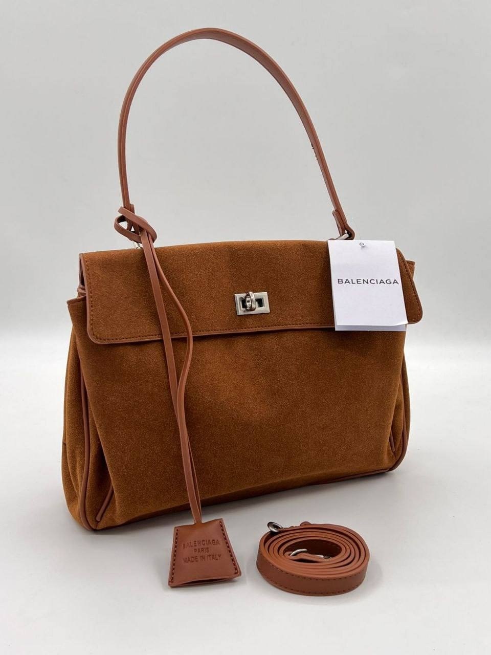 сумки balenciaga,женская замшевая сумка balenciaga коричневая 35х23,замшевая сумка balenciaga rodeo 28x20 см chestnut,замшевая сумка,женская сумка замшевая