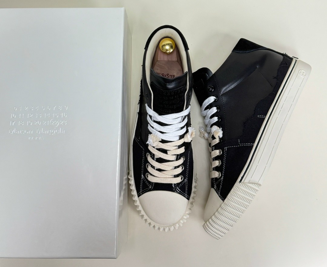 кеды maison margiela мужские черные,черные кроссовки new evolution mid maison margiela,кеды maison margiela evolution,кроссовки низкие maison margiela evolution черный,кеды maison margiela